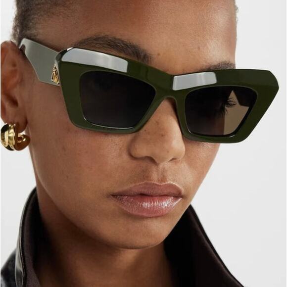 NEW Loewe LW40036I Cat Eye Green Anagram Sunglasses